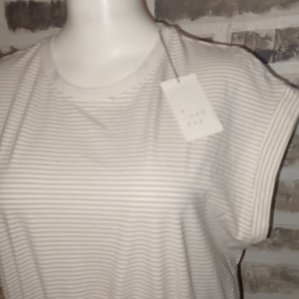 A new day stripped t-shirt Dress🌴 - Picture 4 of 11